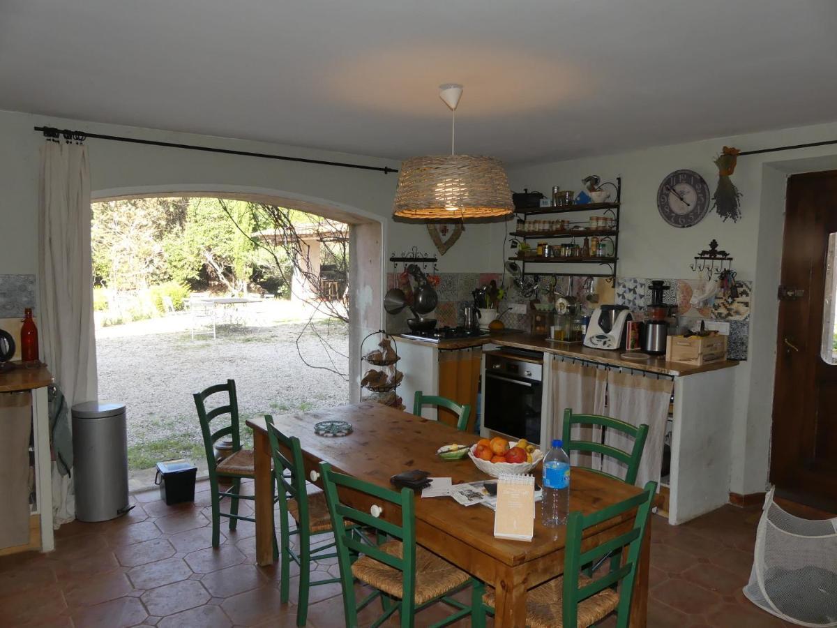 Le Charme D'Une Vieille Bastide Provencale Solliès-Pont Exteriör bild